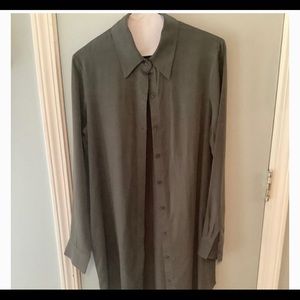 WAYF Olive Button Down Shirt Size XS